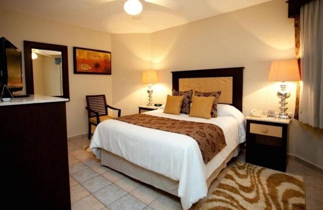 Villa Del Palmar Two Bedroom Beach Side