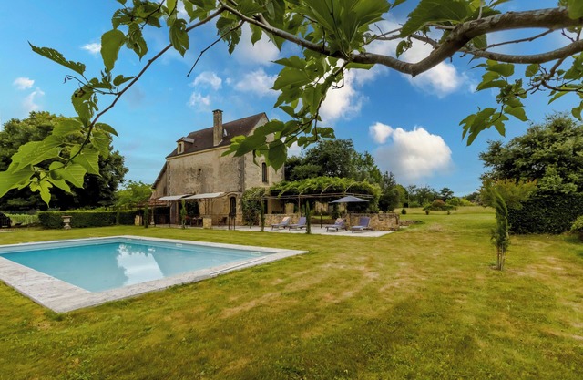 Villa 'Demeure Au Coeur De La Nature' con piscina privada, terraza privada y Wi-Fi
