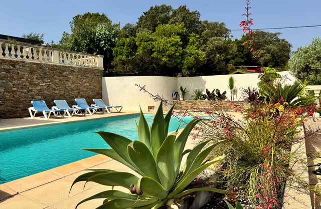 Very nice air-conditioned rental 5 minutes from the sea with swimming pool and private parking.