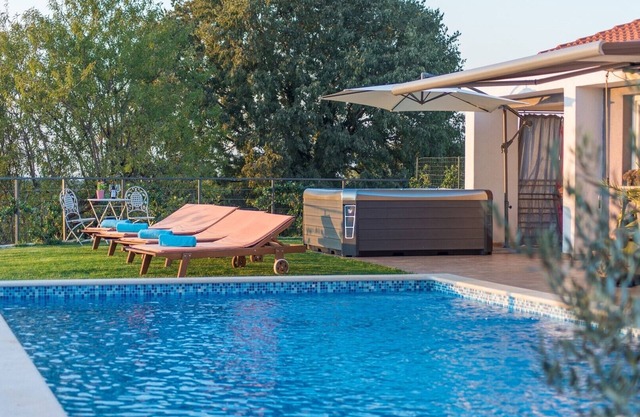 Villa di Rovigno with Pool and Whirlpool