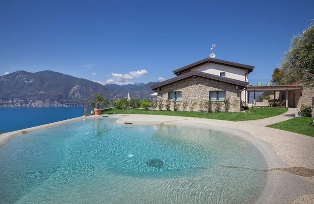 Villa Divina22 - APT Divina con piscina e vista lago