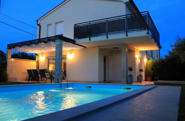Villa Divina con piscina climatizada al aire libre