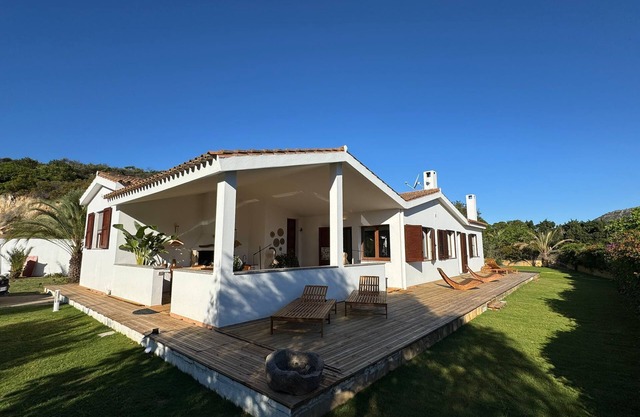 Villa Dulcis Chia, Private oasis in Su Giudeu just a few steps from the beach!!!