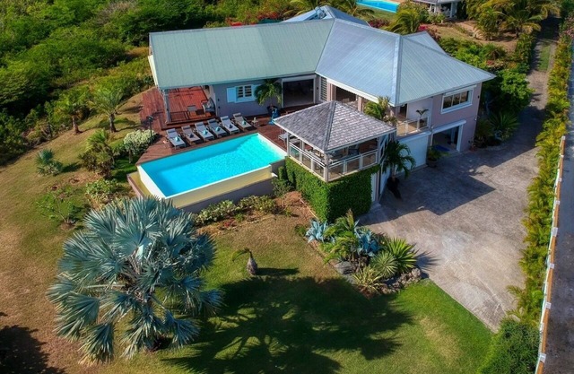 Villa Eleuthera, tu villa de 5 estrellas junto al mar