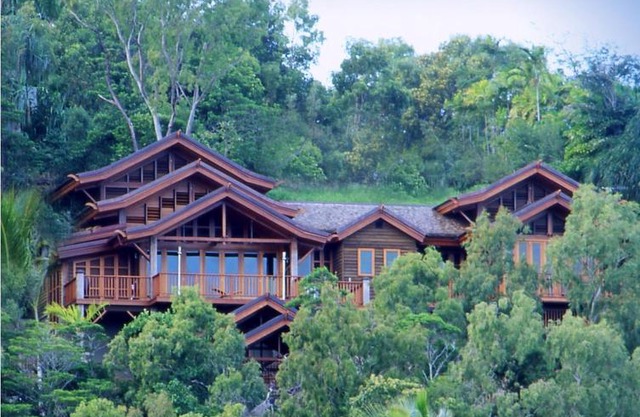 Villa Empat Puluh Dua