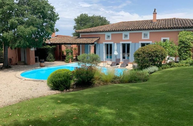 Villa en Bordure du Golf de Pont Royal