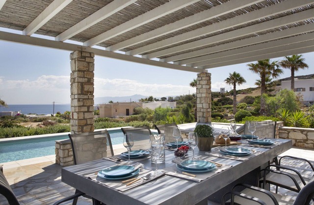 Villa Erato · Villa ideal para 8 familias - Piscina, vistas al mar