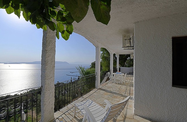 Villa ERIKA + VERONICA. Acceso privado al mar. Vista privilegiada del Egean.