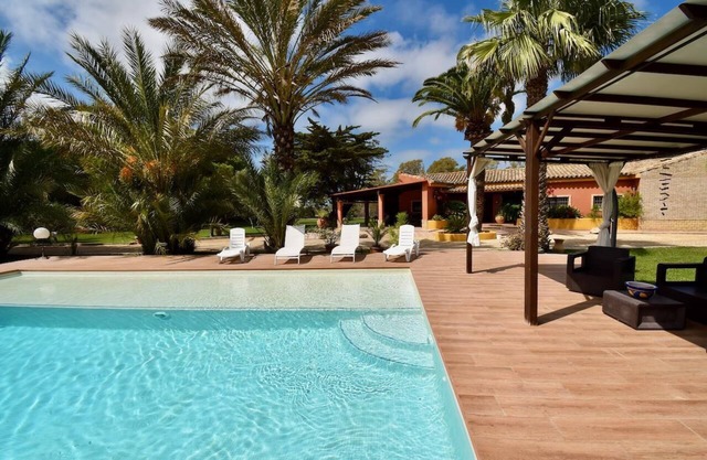 Villa Albacora con impresionante jardín privado