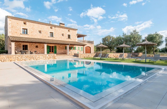 Villa 'Fadri' con vistas a la montaña, piscina privada y Wi-Fi