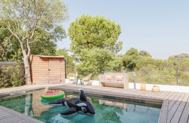 Villa Familiale: Ciné & Piscine en Cœur de Garrigue