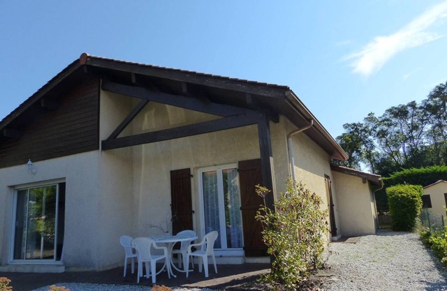 Villa para 4 personas con piscina en condimonio.