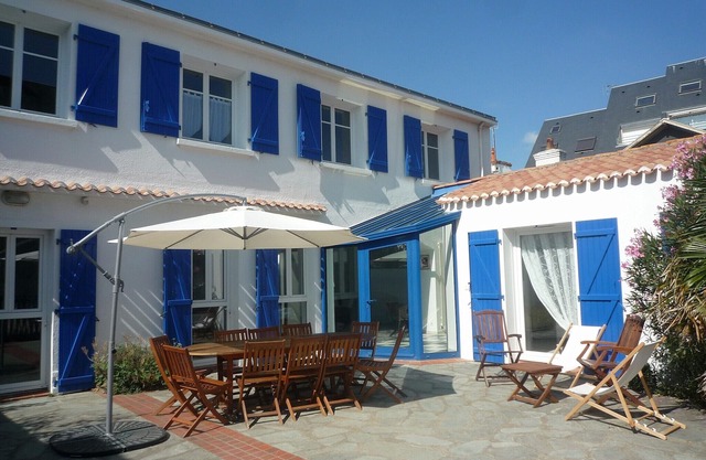 Villa - St Gilles Croix de Vie - 25 m de La Plage Boisvinet - vista de la entrada del puerto