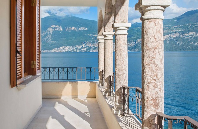 Villa Francesca-Large apartment by the lake