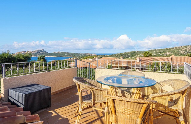 Villa "George" con vistas al mar, terraza privada Wi-Fi, y jardín privado