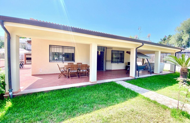 Villa Grace, beach 200 mt, independent