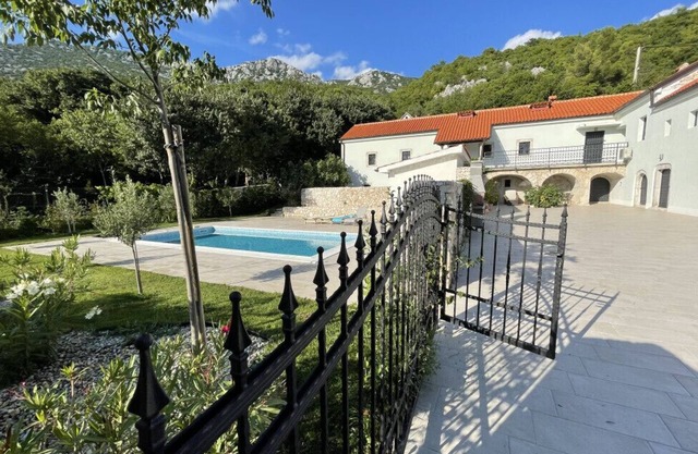 Villa Green Residence by Villas Guide