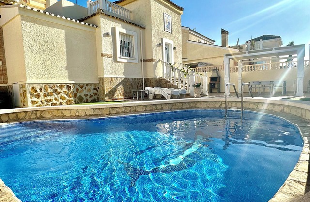 Villa Holiday GA Centre private heated pool