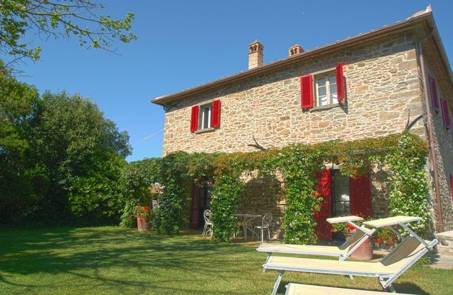 Villa il Giuggiolo, antigua casa de campo con piscina en Azienda Fontelunga
