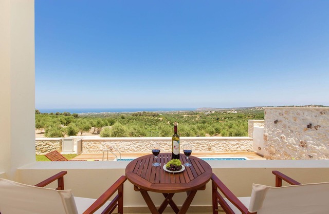Villa con piscina cerca del monasterio de Arkadi