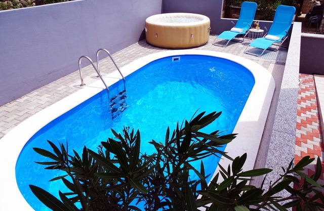Villa en Dramalj cerca de Playa con Piscina
