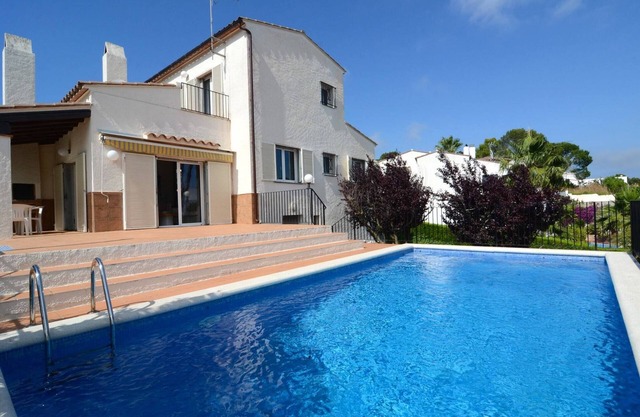 Villa en Estartit cerca del campo de golf