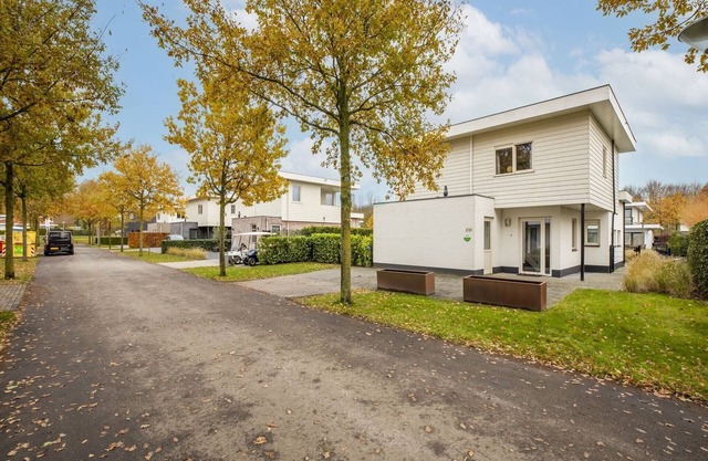 Villa en Harderwijk con Sauna y Muelle