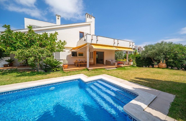 Villa en L’Escala con piscina y playas