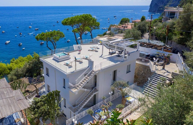 Villa en Nerano con 6 habitaciones, capacidad 12