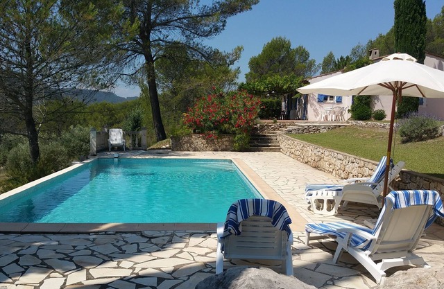 Villa en Salernes con Piscina y Vistas