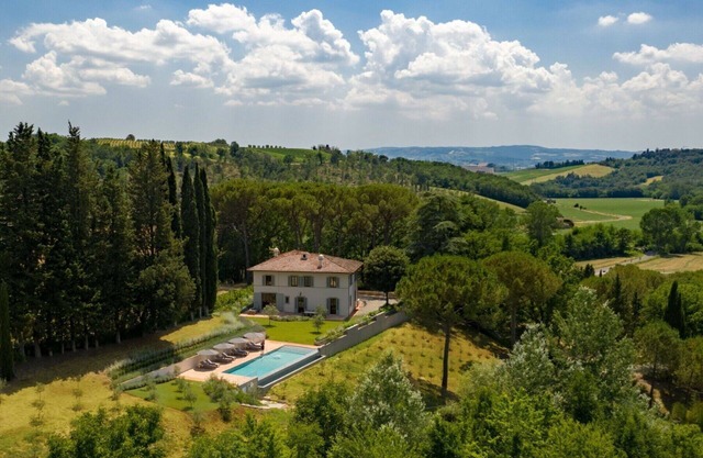 Villa en San Quirico con 5 habitaciones, capacidad 10