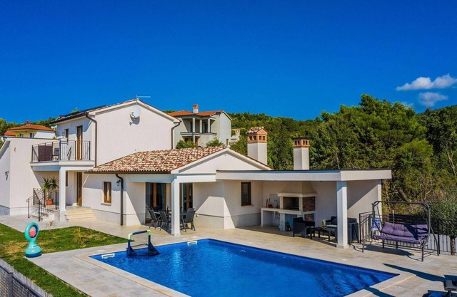 Exuberante villa en Sv Lovreč Labinski con piscina privada