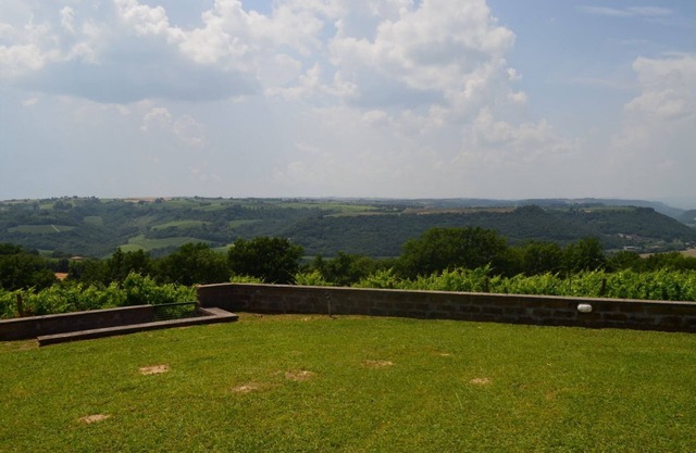 Casa de piedra en una hermosa posición, piscina privada, completamente cercada, ideal Statpunkt a Besichti