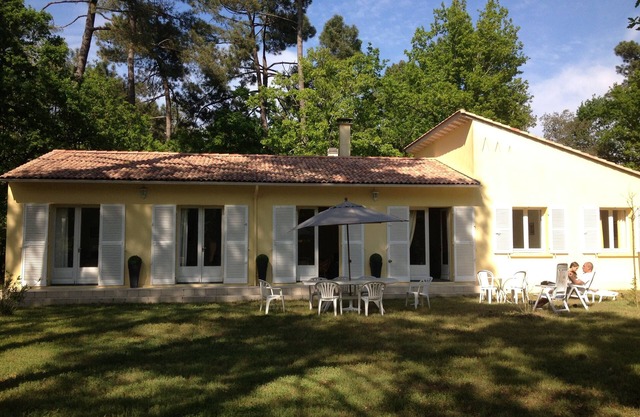 Villa en parque arbolado 3 dormitorios / capacidad para 7