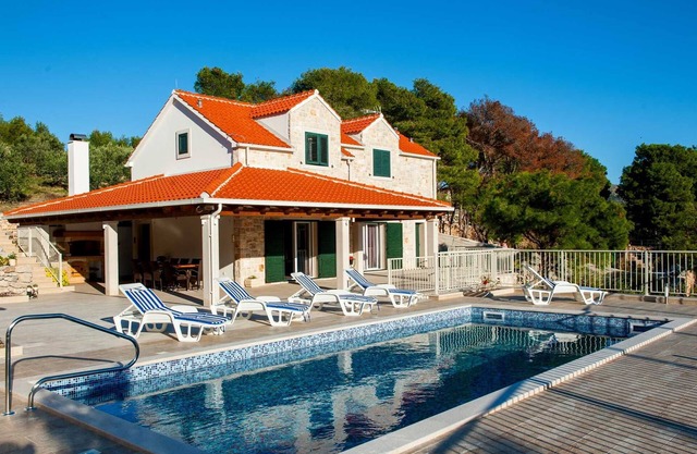 Villa Island Star with Pool