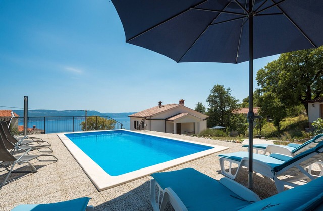 Villa Pavincica - con vistas al mar y piscina privada
