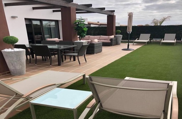 Villa James es una nueva villa de 3 dormitorios y dos baños en el desarrollo Campo de golf