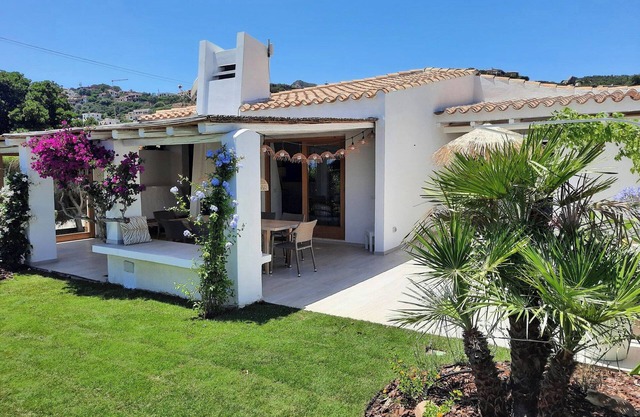 Villa 'Kika' con Terraza Privada, Wi-Fi y Aire Acondicionado