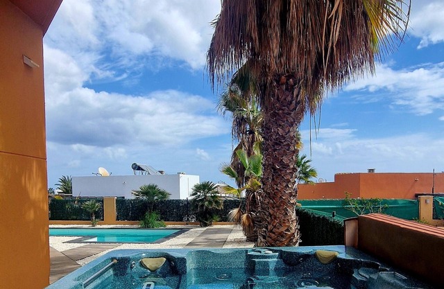 Villa La Marosca - Jacuzzi, Private Pool, 3 Bedrooms