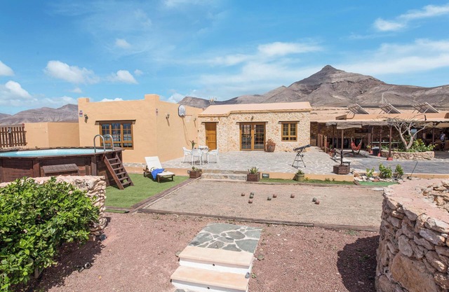 Villa "La Vista de Tefía" con vistas a la montaña, piscina, Wi-Fi, terraza y jardín