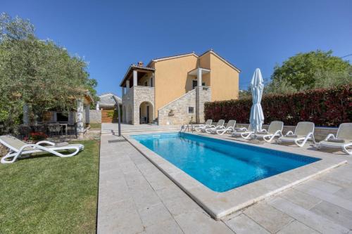 Villa Ladonja with Private Pool and Sauna