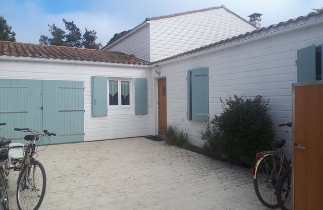 Villa 'Les Oyats' with Shared Terrace, Private Garden and Wi-Fi
