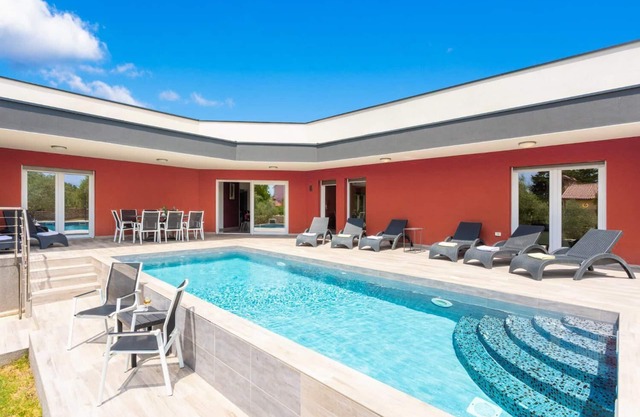 Villa LM - Cuatro Habitaciones Villa, Capacidad 9