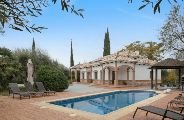 Villa 'Los Mellizos' con piscina privada, Wi-Fi y aire acondicionado