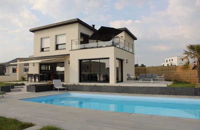 PISCINA CONTEMPORÁNEA VILLA MARA CUBIERTA VISTA AL MAR CALENTADO 5 MN PLAYAS