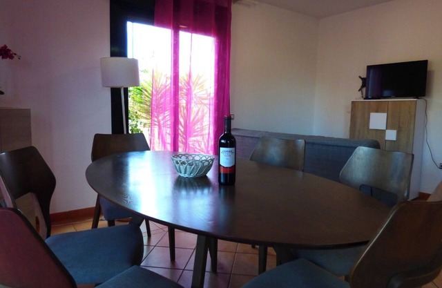 Villa Marta con piscina en Origomare