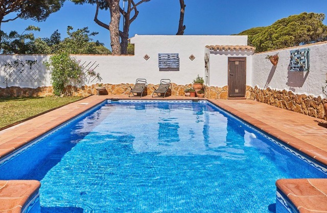 Villa Maymonis Chiclana de la Frontera by Ruralidays