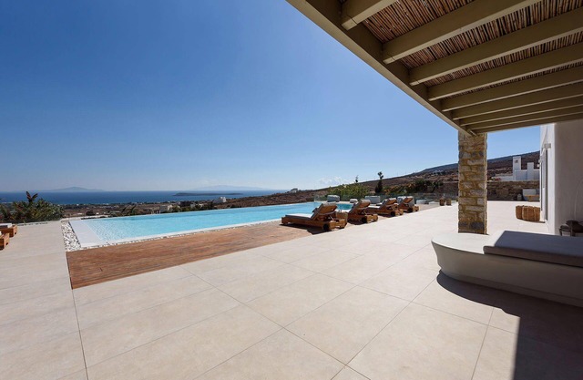Villa en Logaras con 4 habitaciones, capacidad 8