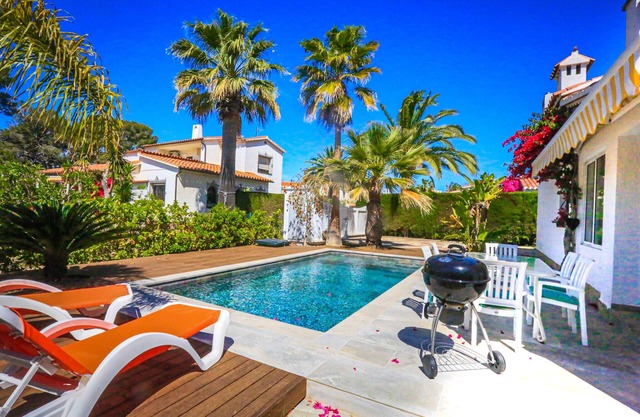VILLA MONET