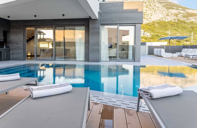 Villa Mosaicus with Pool